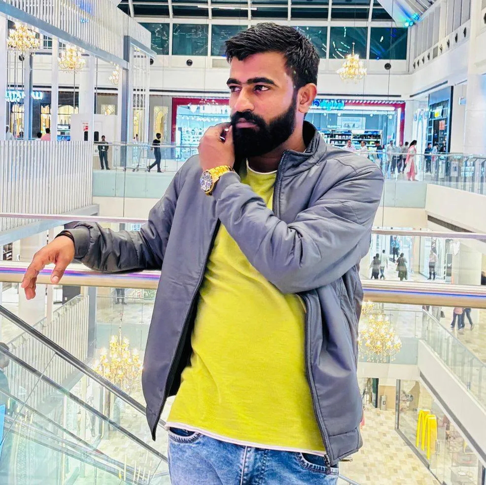 About Us Kanha Ojha Blogger